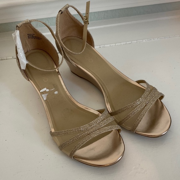 me too Shoes - Me Too gold wedges - 10